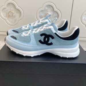 Chanel - Sneakers basse - Bleu ciel et blanc