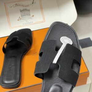 Hermès - Sandales plates - Noir mat