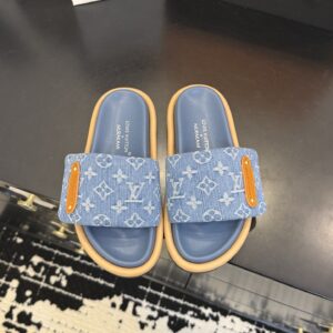 Louis Vuitton - Mules plates - Bleu clair monogramme