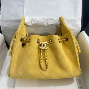 Chanel - Sac hobo - Jaune matelassé