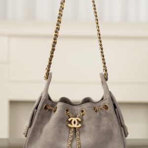 Chanel - Sac hobo - Gris matelassé